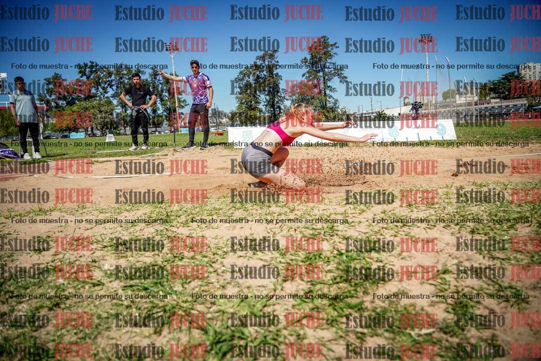 Fotos del salto en largo de mujeres