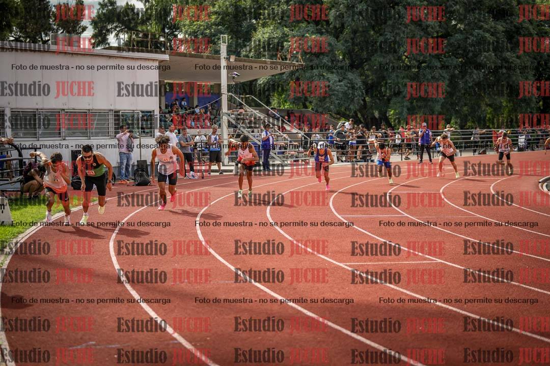 Fotos de los 800 m llanos de varones