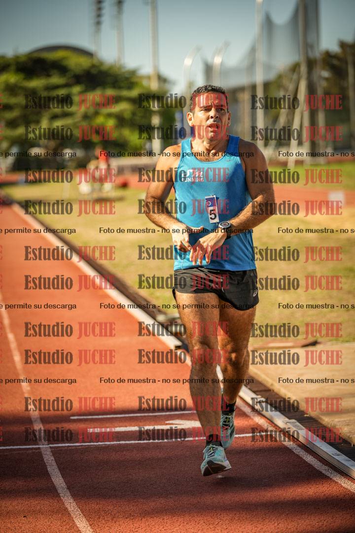 Fotos de los 800 m llanos de varones