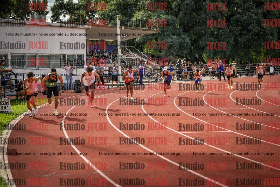 Fotos de los 800 m llanos de varones