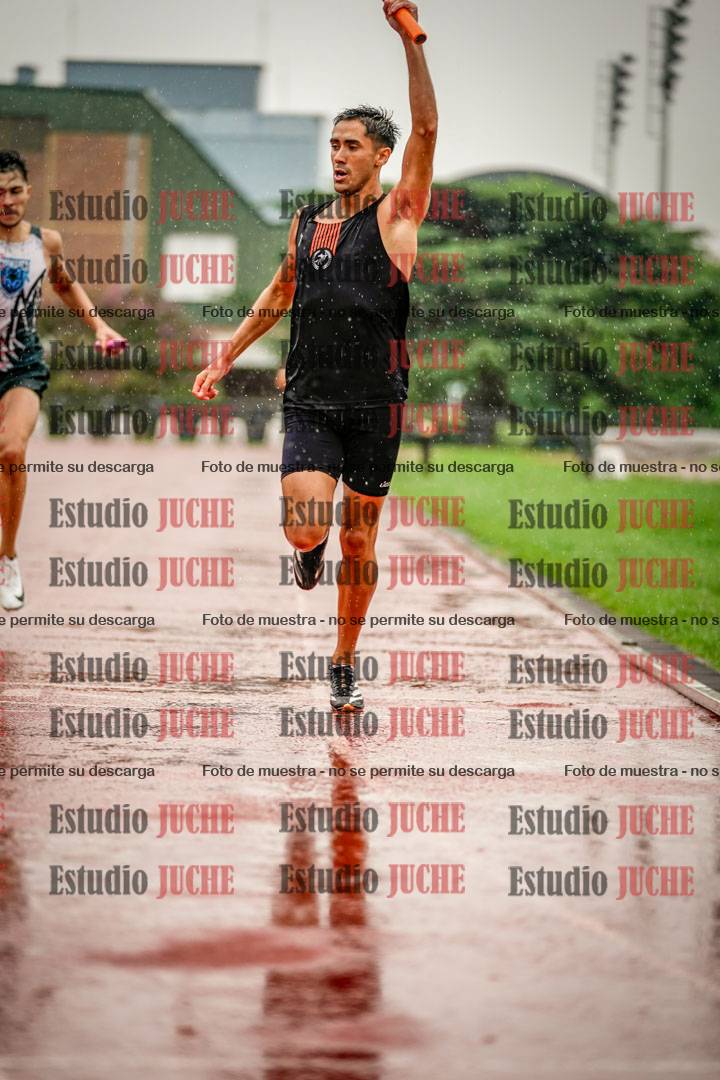 Fotos de las postas 4x400 m de varones