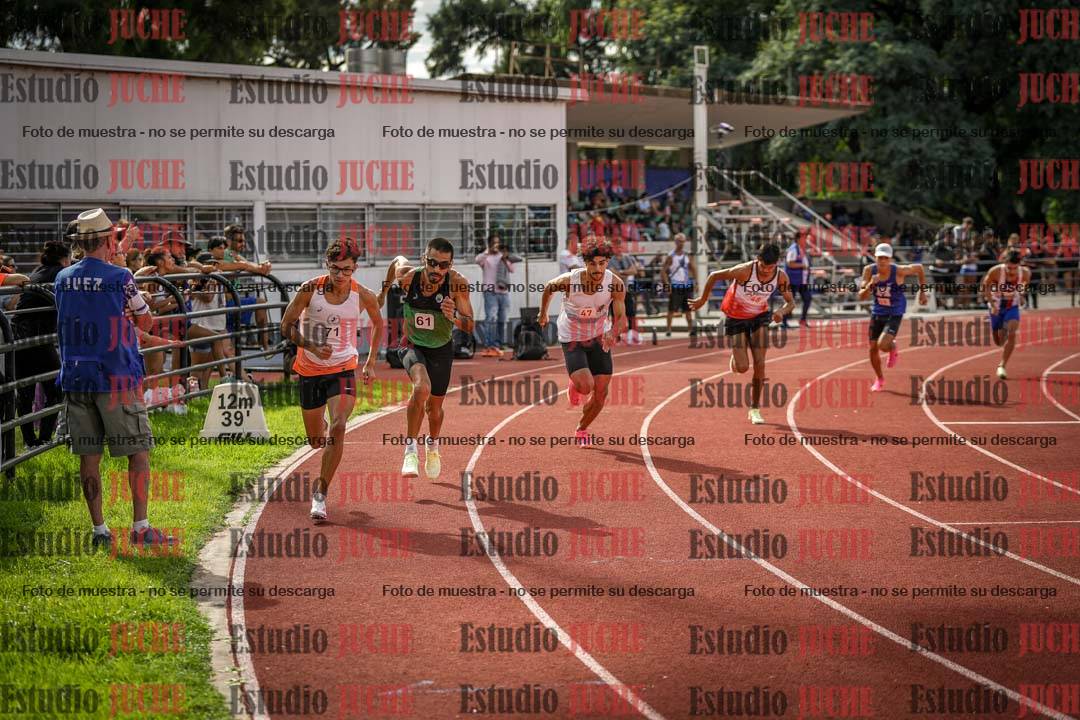 Fotos de los 800 m llanos de varones