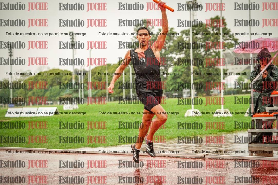 Fotos de las postas 4x400 m de varones