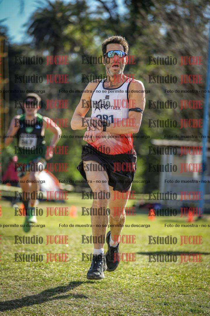 Fotos de la llegada del cross de 8000 m
