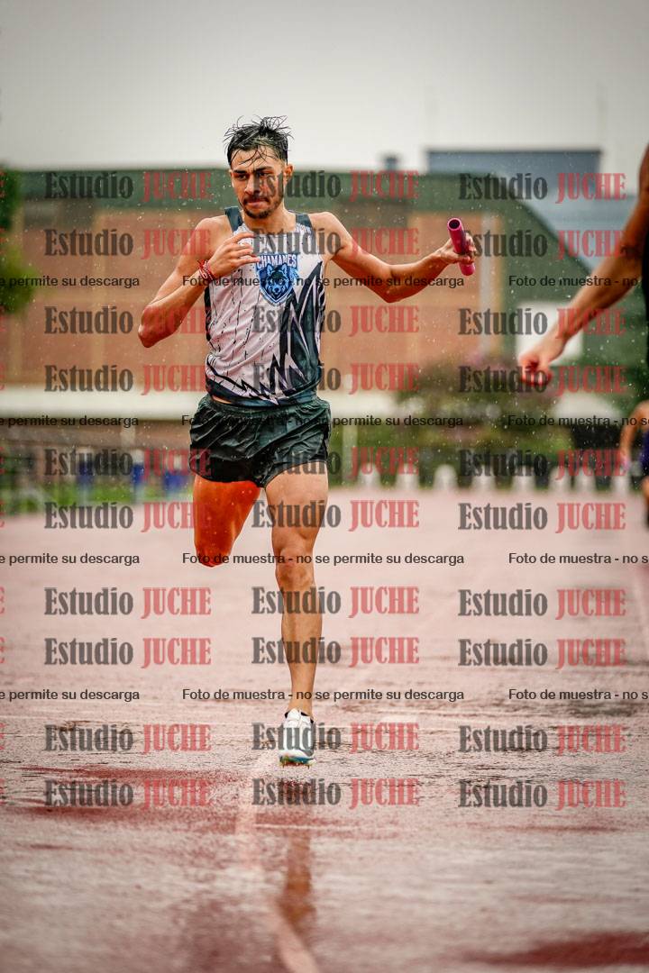 Fotos de las postas 4x400 m de varones