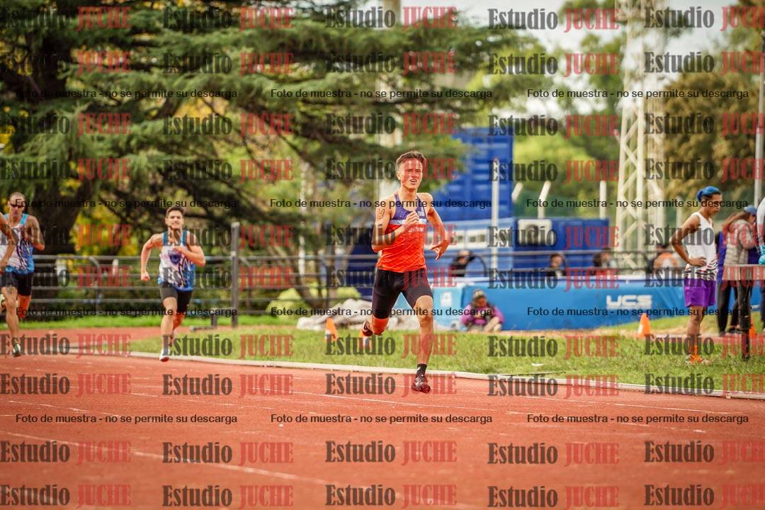 Fotos de los 400 m llanos de varones