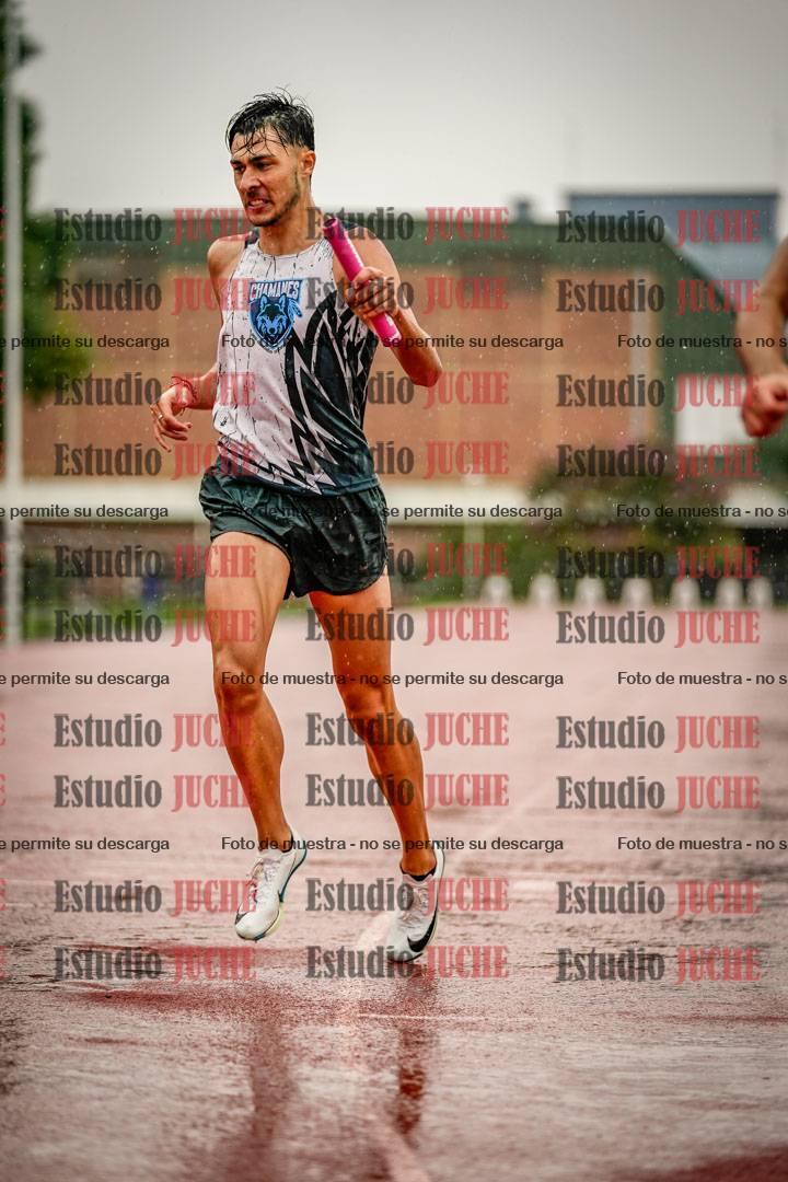 Fotos de las postas 4x400 m de varones