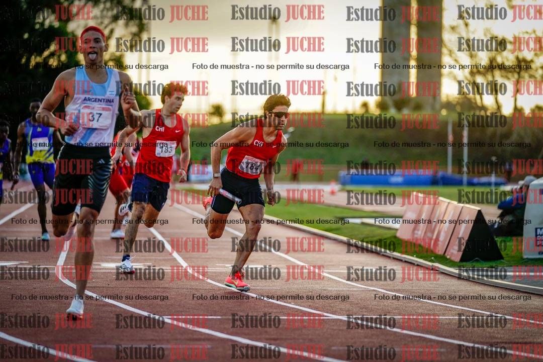 Fotos de los relevos 4x400 m de varones