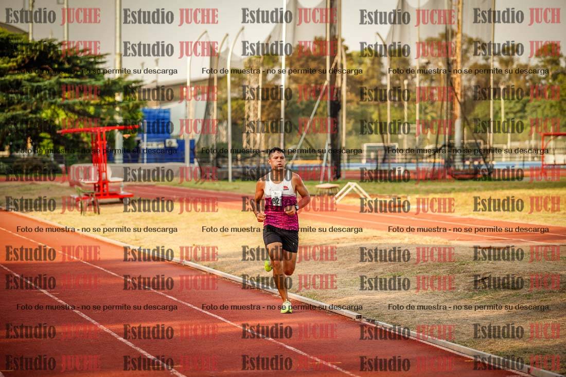 Fotos de los 5000 m llanos de mujeres y varones