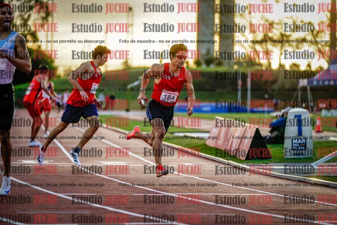 Fotos de los relevos 4x400 m de varones