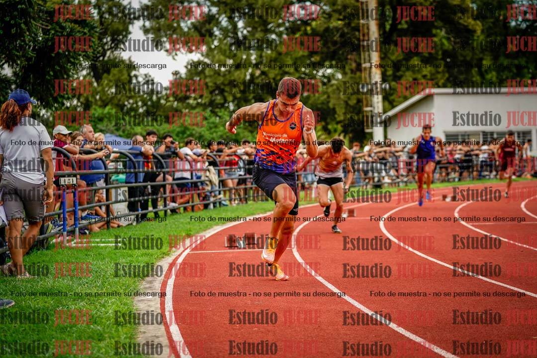 Fotos de los 400 m llanos de varones