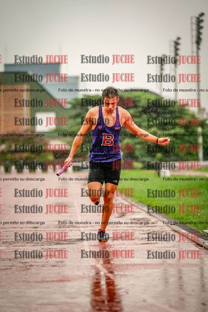 Fotos de las postas 4x400 m de varones