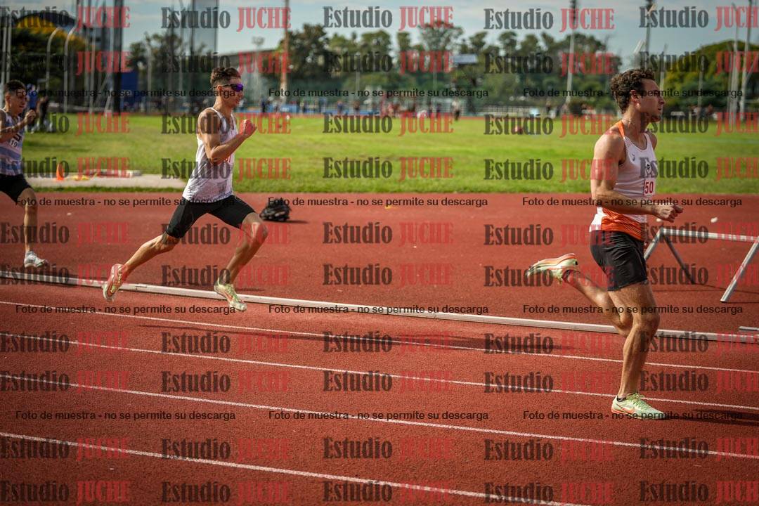 Fotos de los 800 m llanos de varones