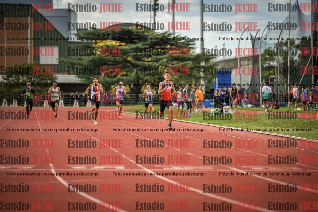 Fotos de los 400 m llanos de varones