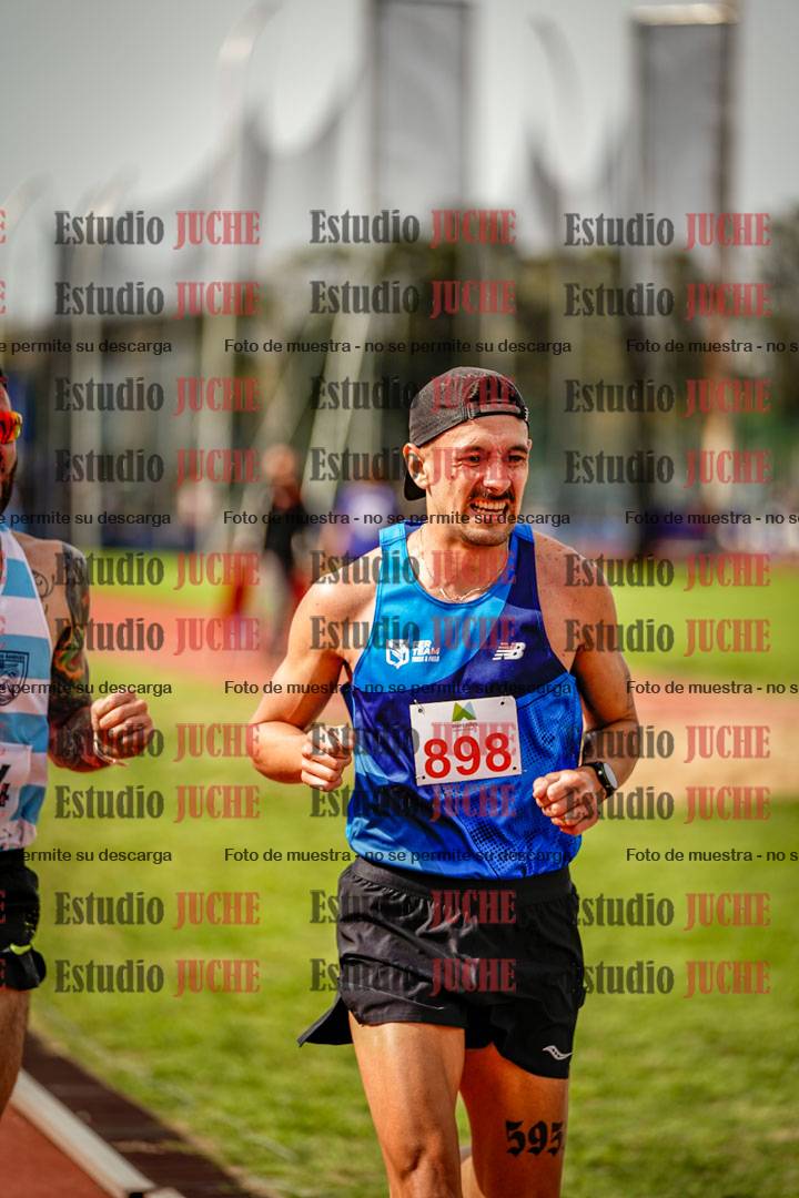 Fotos de los 3000 m llanos de varones