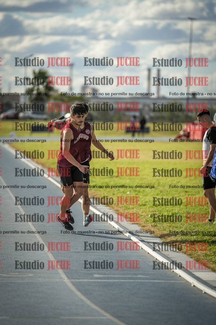 Fotos de las postas 4x400 m llanos de varones