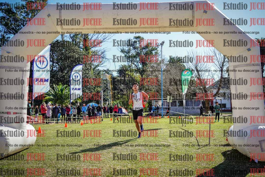 Fotos de la llegada del cross de 8000 m
