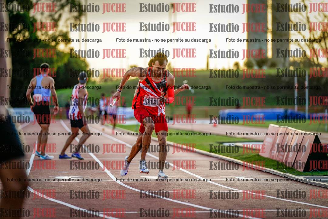 Fotos de los relevos 4x400 m de varones