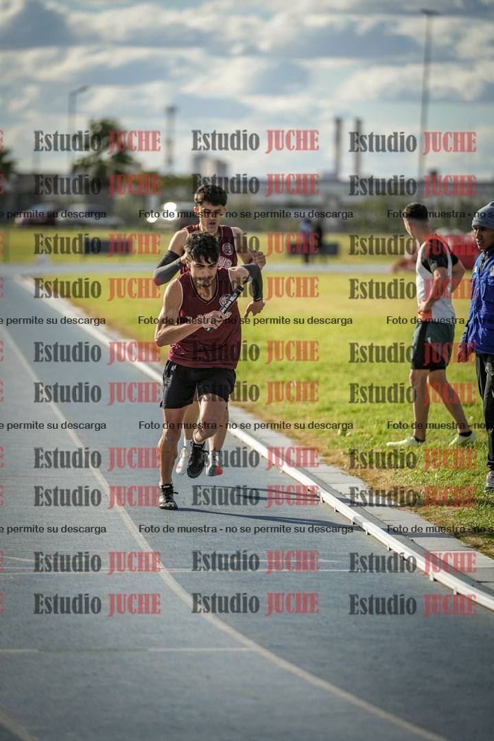 Fotos de las postas 4x400 m llanos de varones