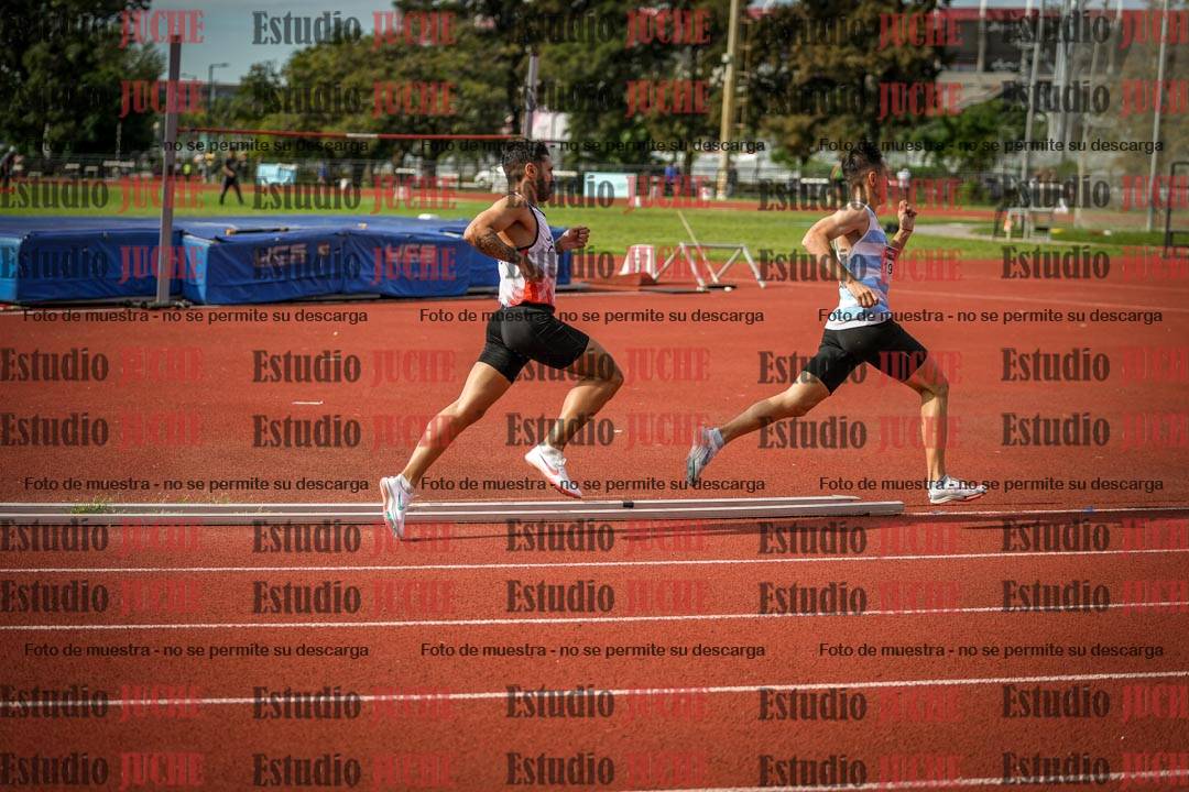 Fotos de los 800 m llanos de varones