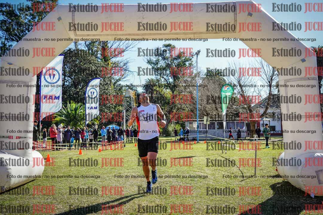 Fotos de la llegada del cross de 8000 m