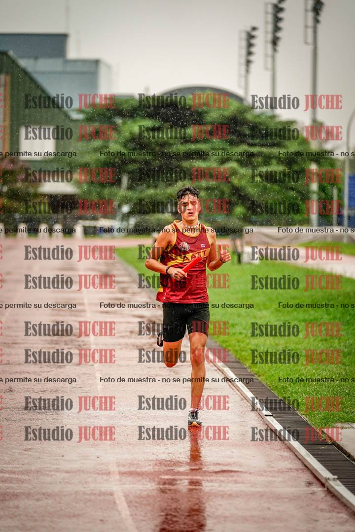 Fotos de las postas 4x400 m de varones