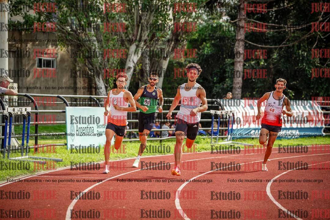 Fotos de los 800 m llanos de varones