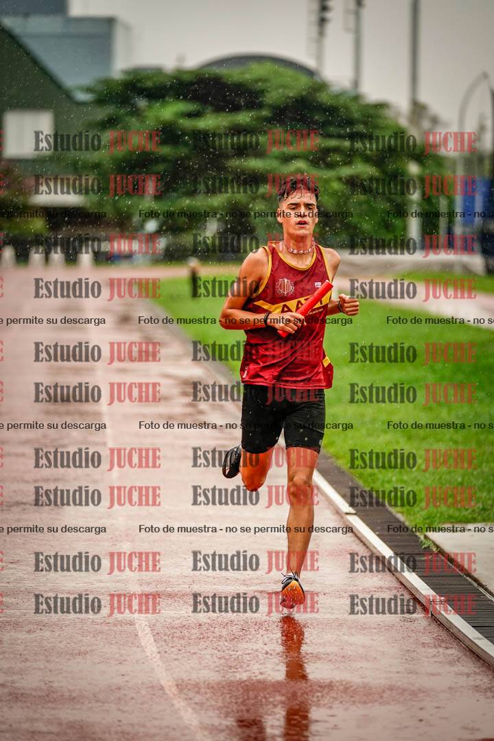 Fotos de las postas 4x400 m de varones