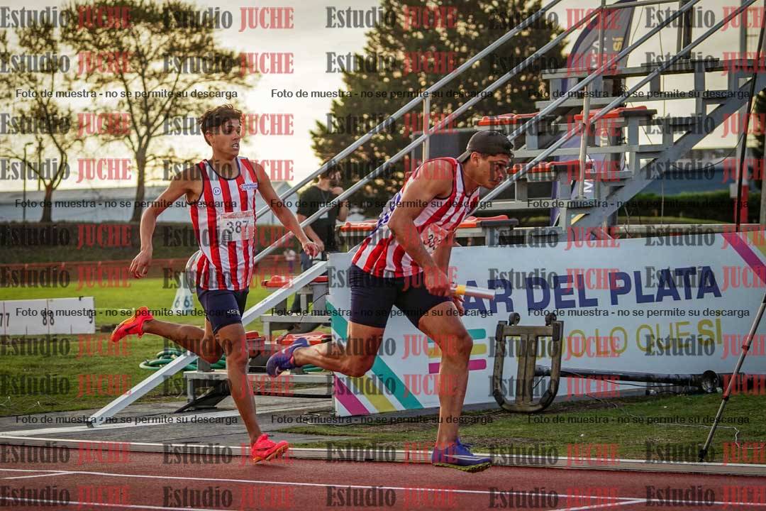 Fotos de los relevos 4x400 m de varones