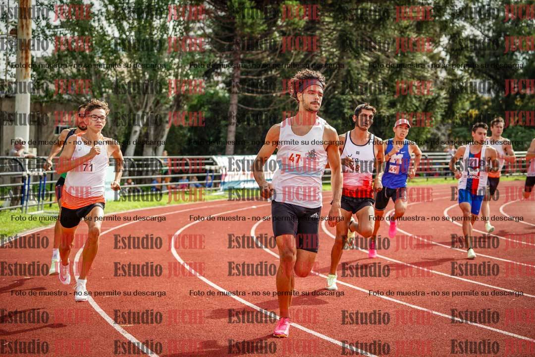 Fotos de los 800 m llanos de varones