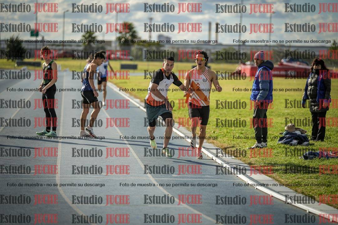 Fotos de las postas 4x400 m llanos de varones