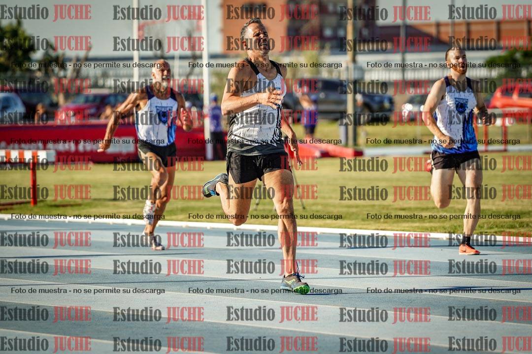 Fotos de los 400 m llanos de varones