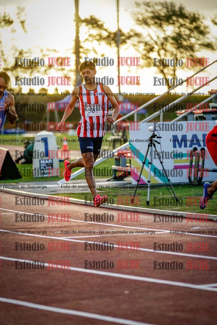 Fotos de los relevos 4x400 m de varones