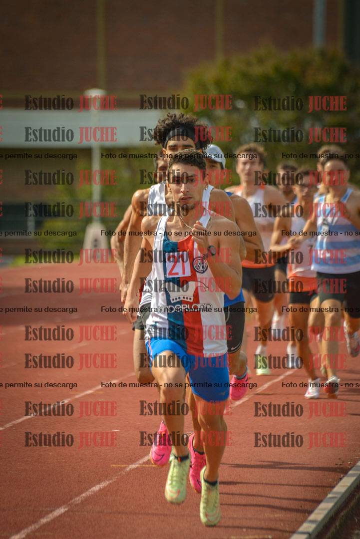 Fotos de los 800 m llanos de varones