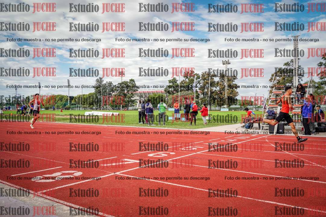 Fotos de los 400 m llanos de varones
