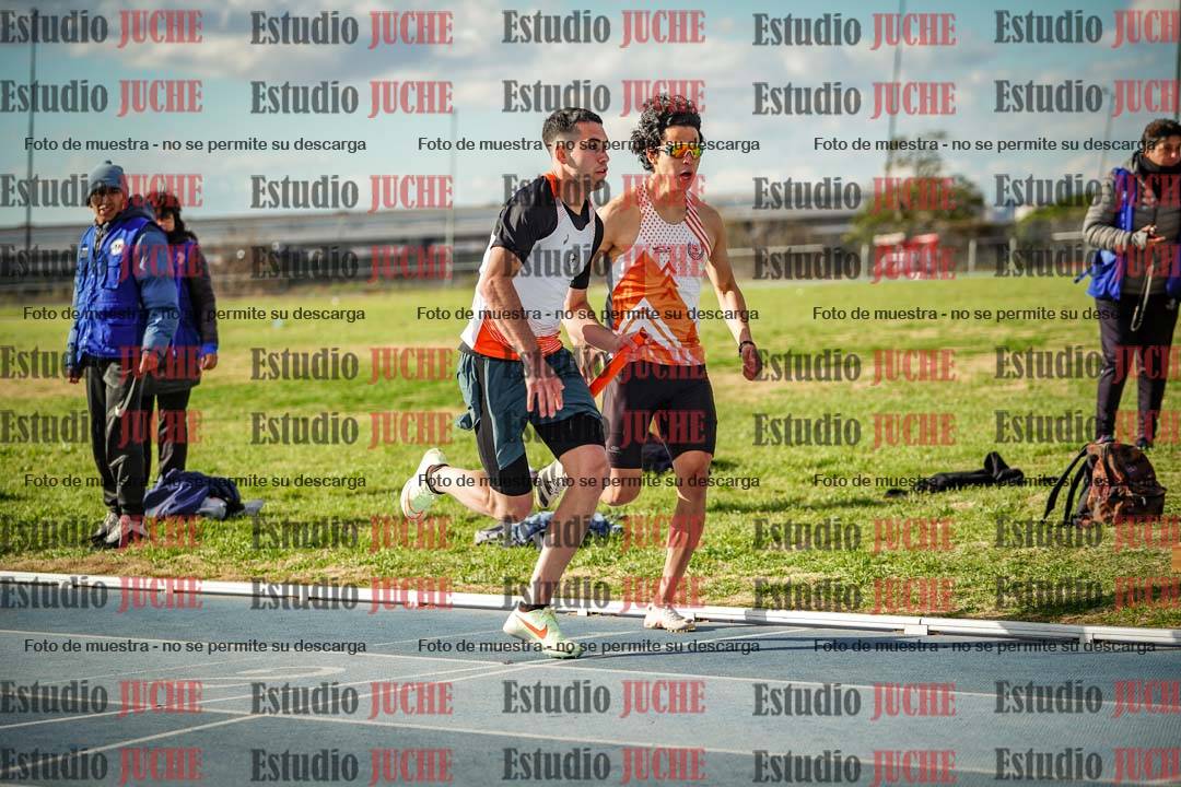 Fotos de las postas 4x400 m llanos de varones