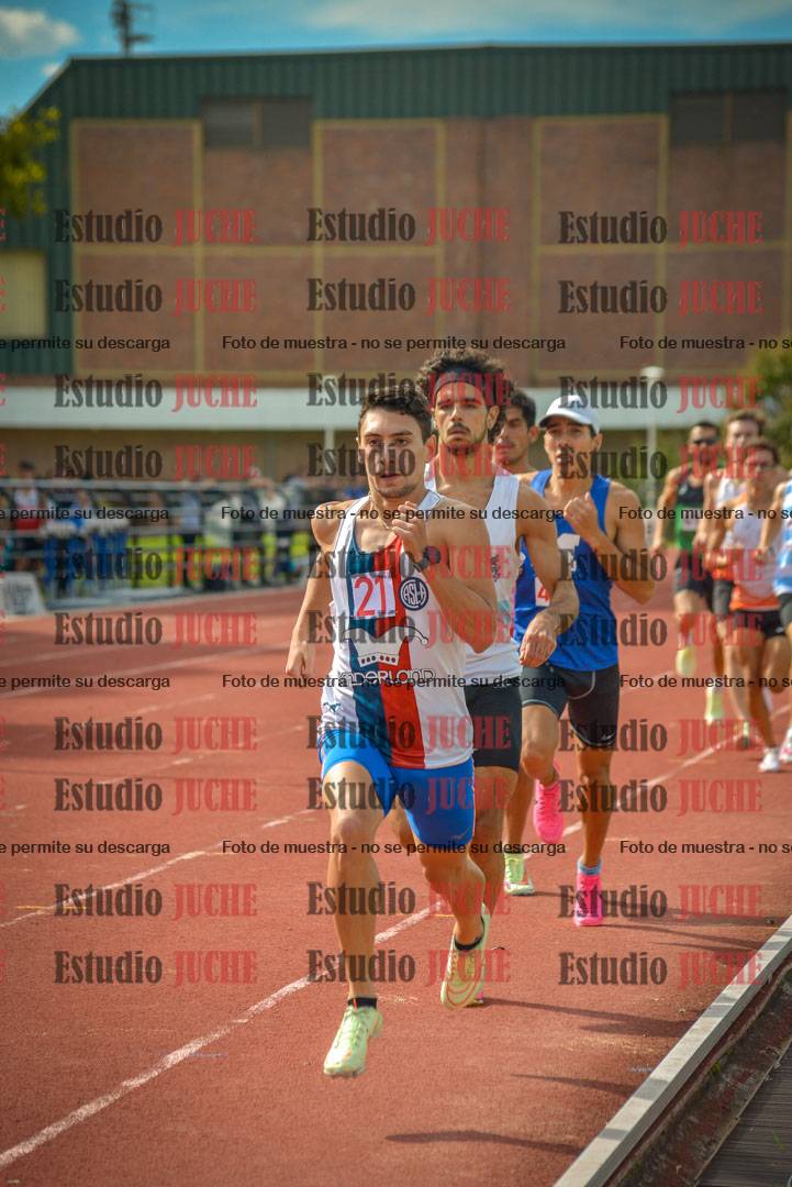 Fotos de los 800 m llanos de varones