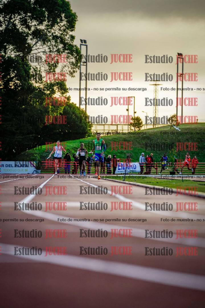 Fotos de los relevos 4x400 m de varones