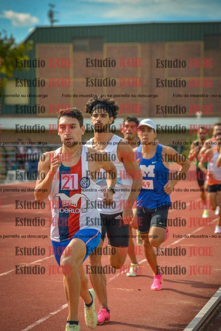 Fotos de los 800 m llanos de varones