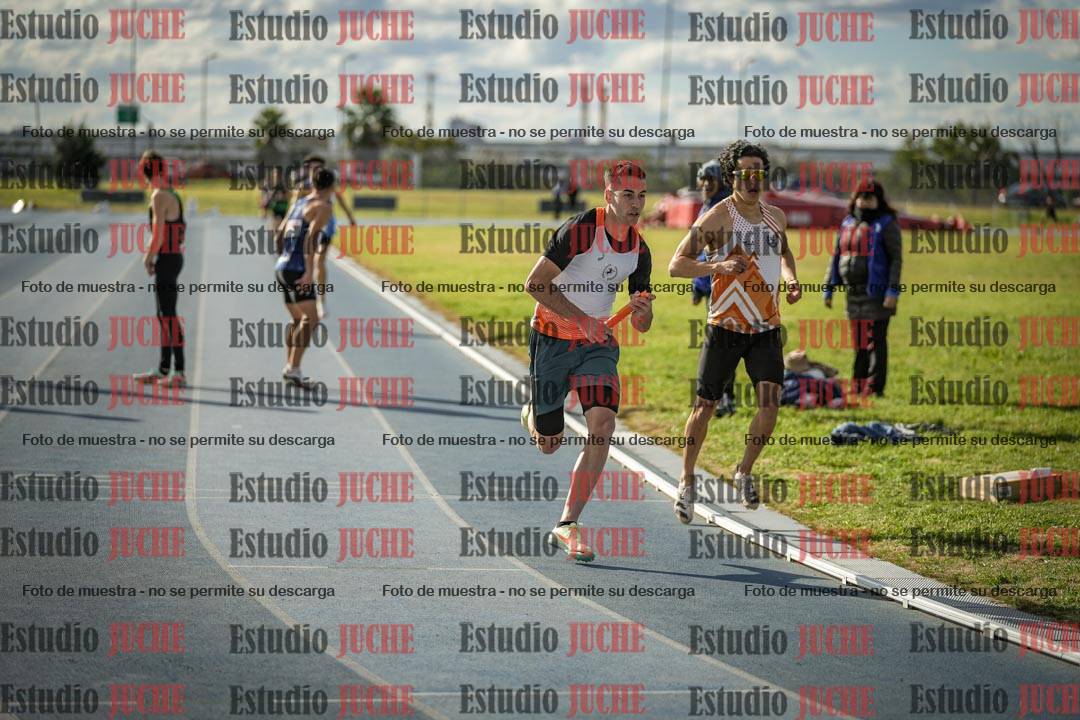 Fotos de las postas 4x400 m llanos de varones