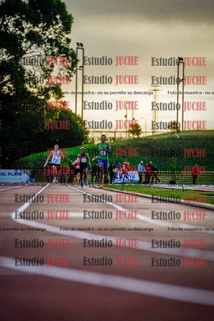 Fotos de los relevos 4x400 m de varones