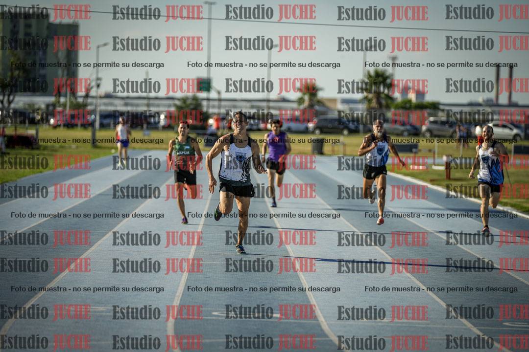 Fotos de los 400 m llanos de varones