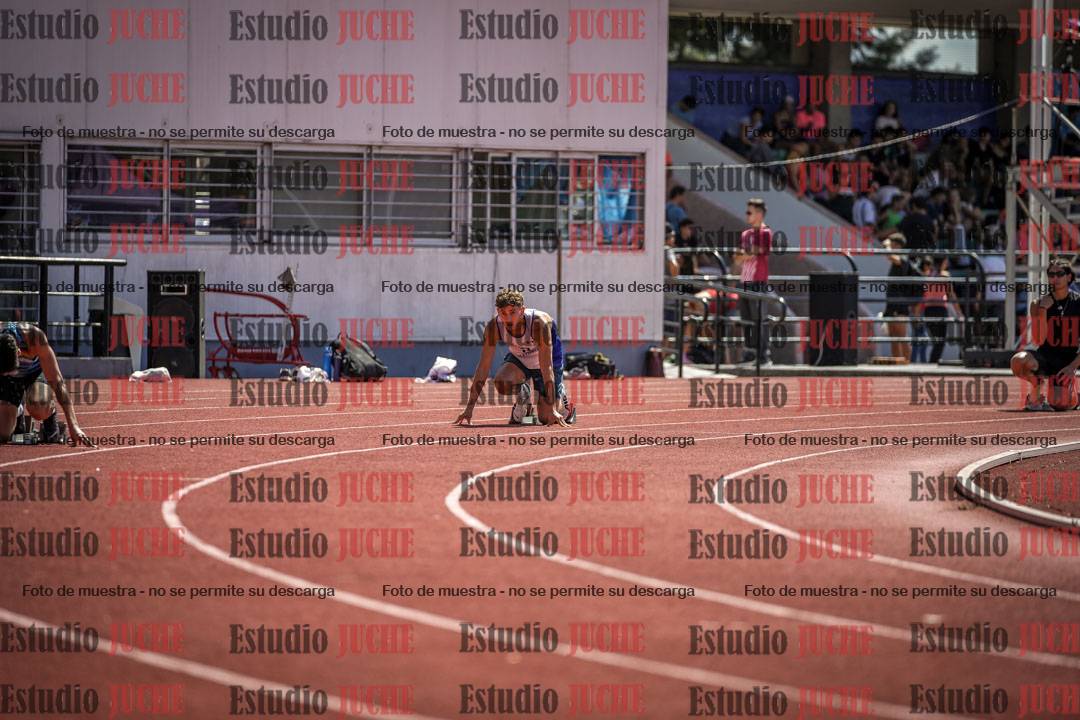 Fotos de los 400 m con vallas de varones