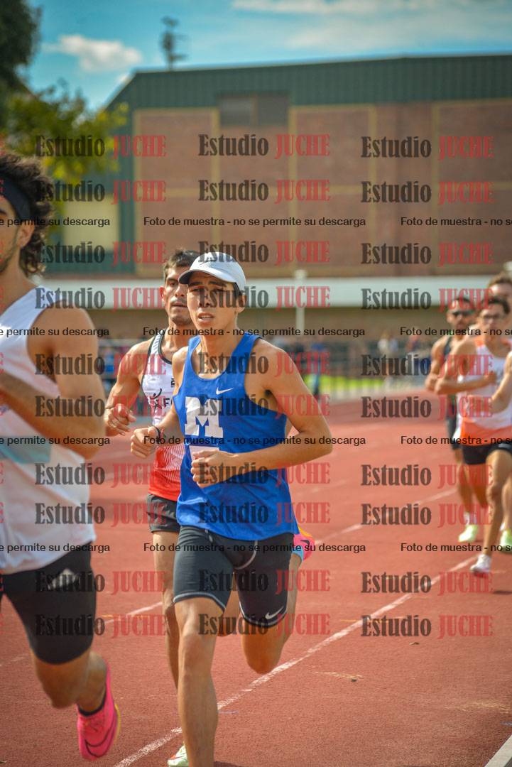 Fotos de los 800 m llanos de varones