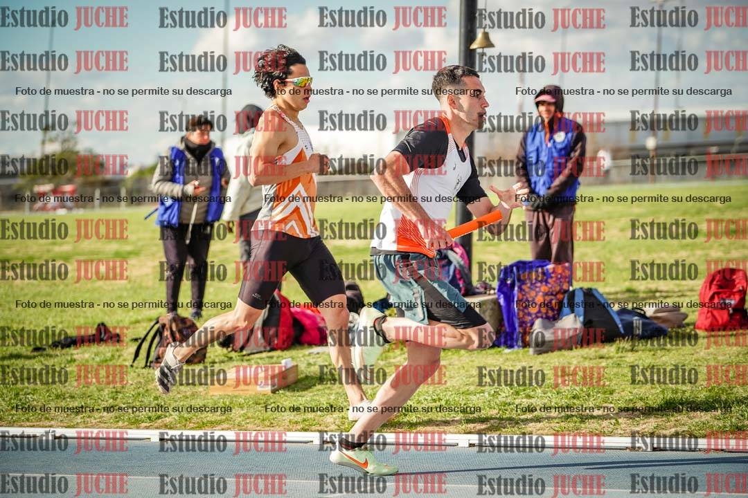 Fotos de las postas 4x400 m llanos de varones