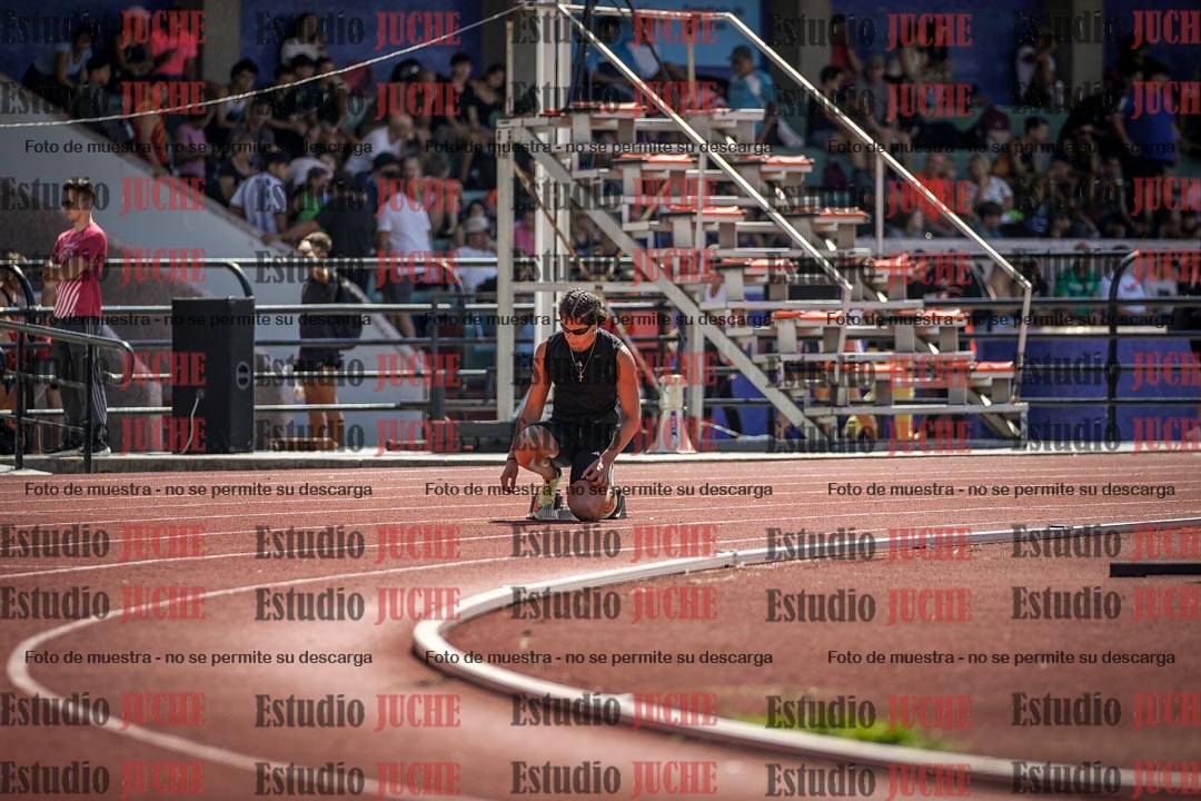 Fotos de los 400 m con vallas de varones