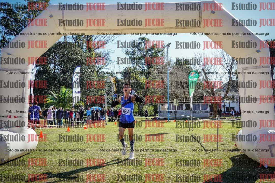 Fotos de la llegada del cross de 8000 m