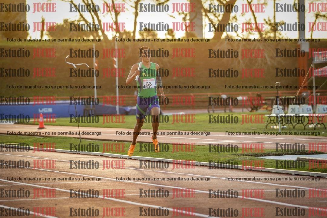 Fotos de los relevos 4x400 m de varones