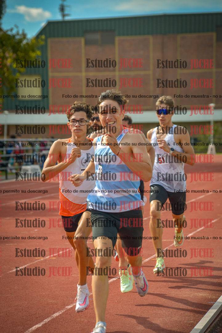 Fotos de los 800 m llanos de varones