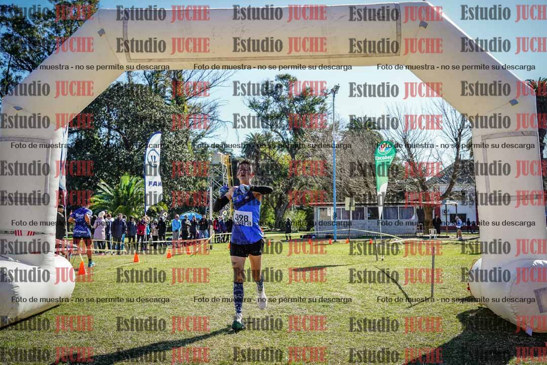 Fotos de la llegada del cross de 8000 m